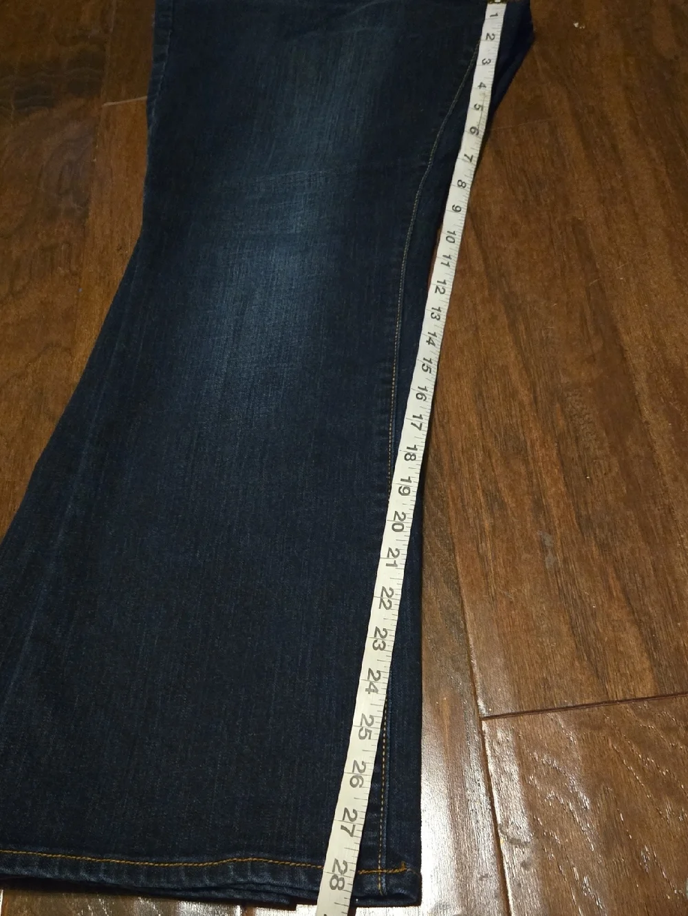 Old Navy Boot-Cut Semi-Evase Short Blue Jeans Size 16 Short